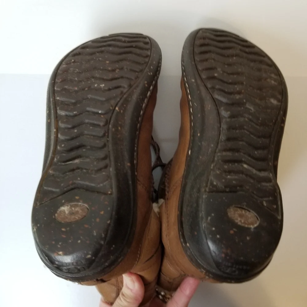 UGG Caspia Leather Sheepskin Fur Lined Lace Up Boots